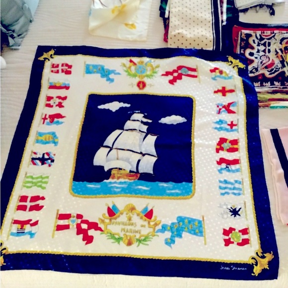 Magnificent Scarf 100% Silk Navy Blue Border and Cream/red/gold nautical print. - Picture 2 of 6